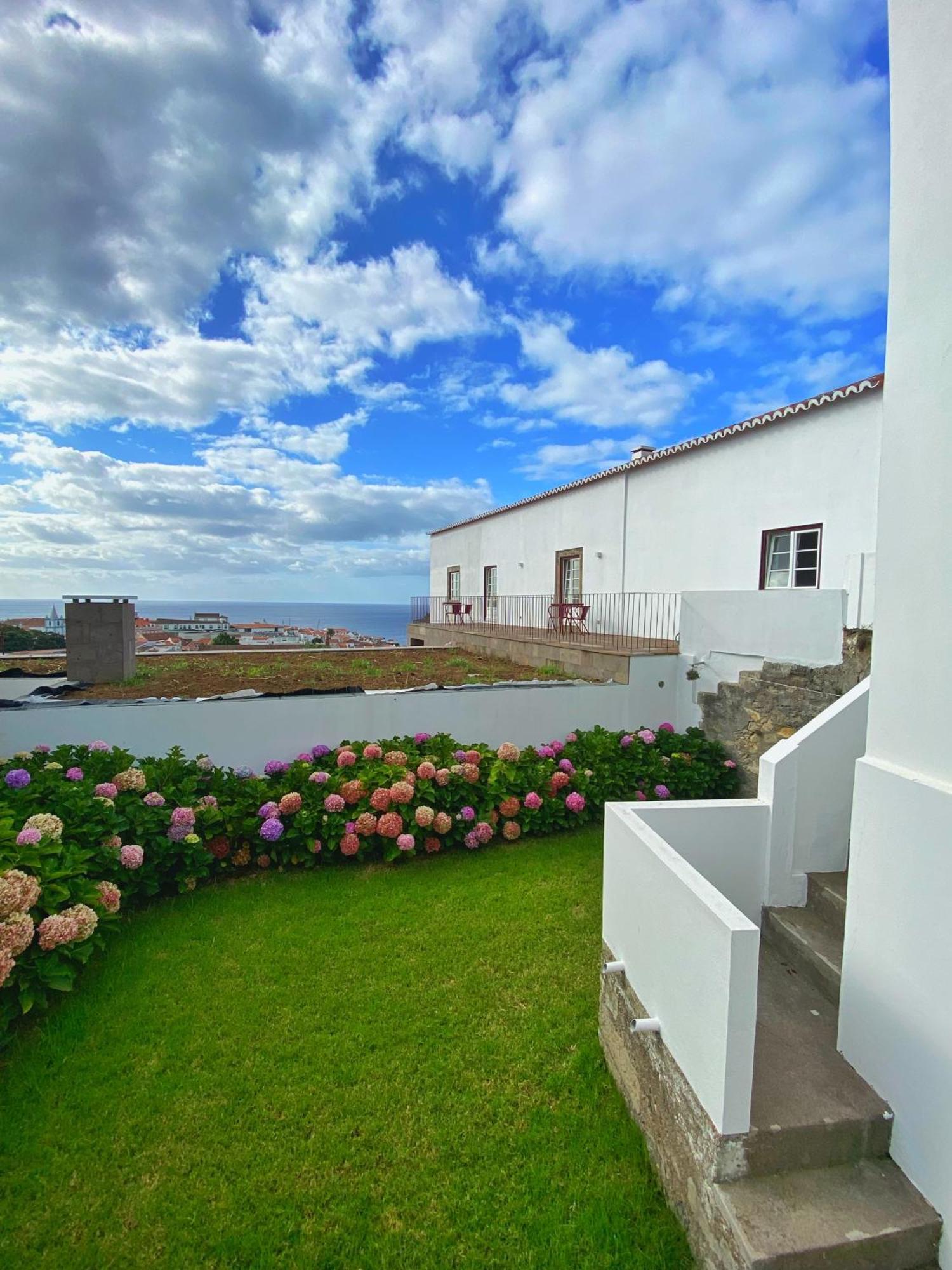 Casa Do Pisao - Cosy And Modern Two-Bedroom Townhouse Angra do Heroísmo Extérieur photo